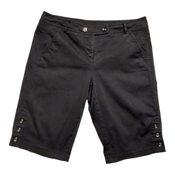 Women's stretchy shorts by Alyx size 10.  From Non smoking home - Picture 2 of 3